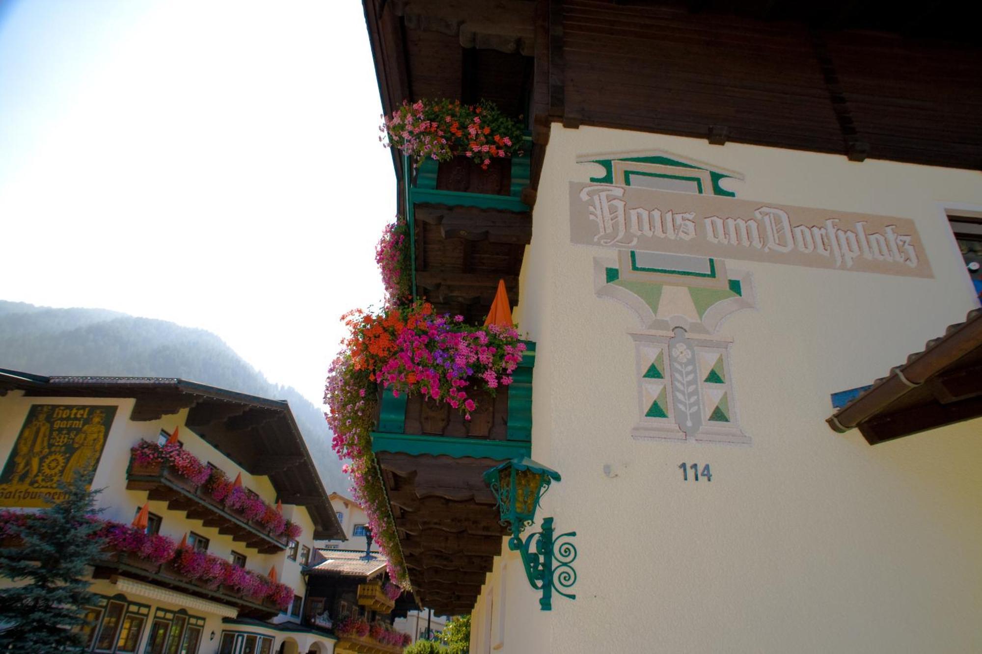 Pension Haus Am Dorfplatz Flachau Exteriör bild