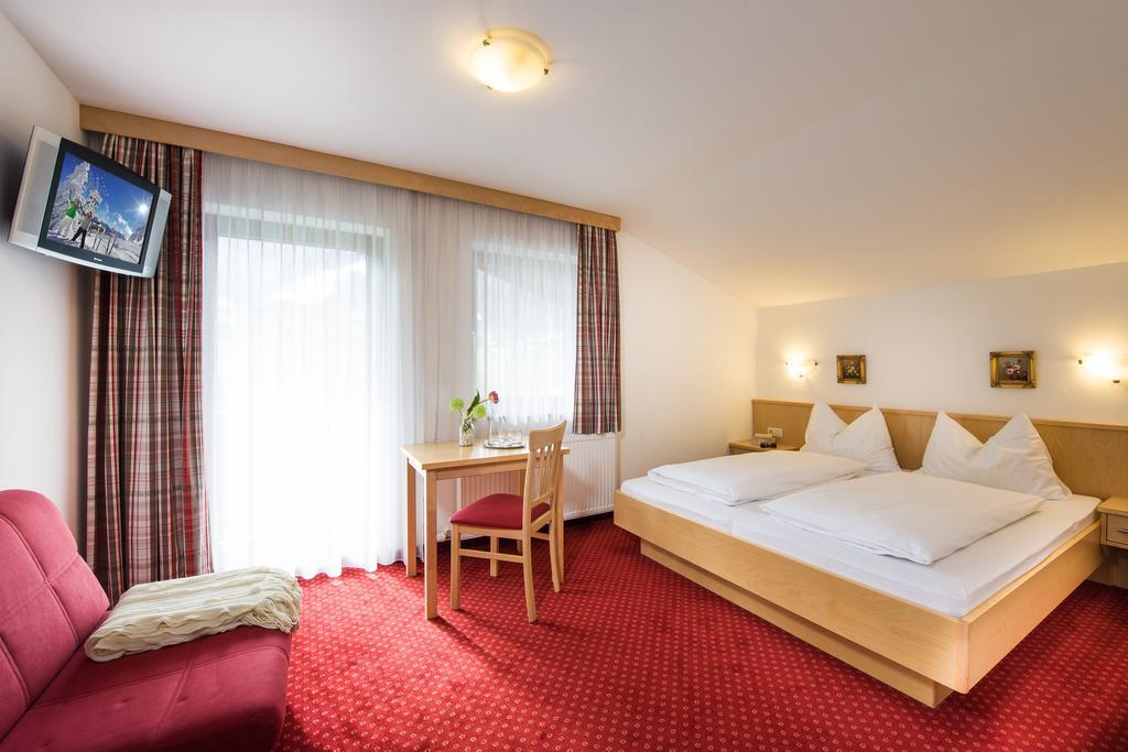 Pension Haus Am Dorfplatz Flachau Exteriör bild